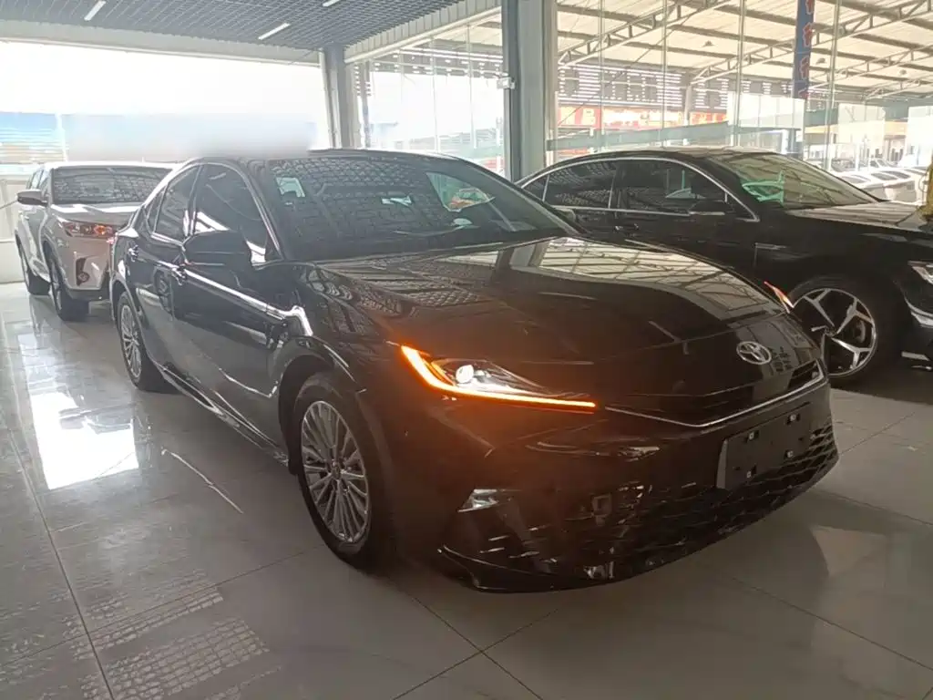Toyota Camry — миниатюра 4