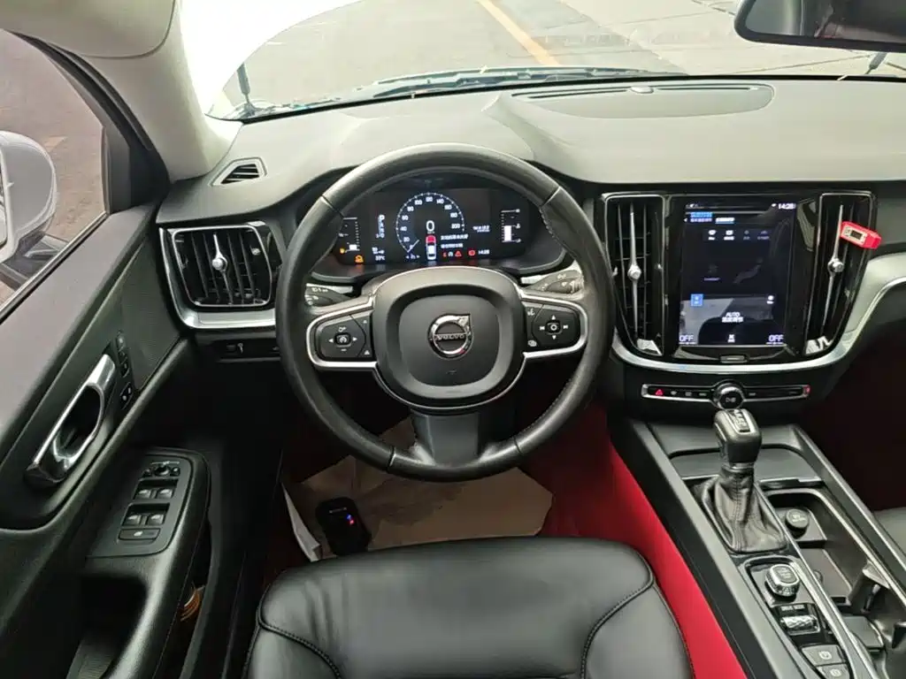 Volvo S60 — миниатюра 11