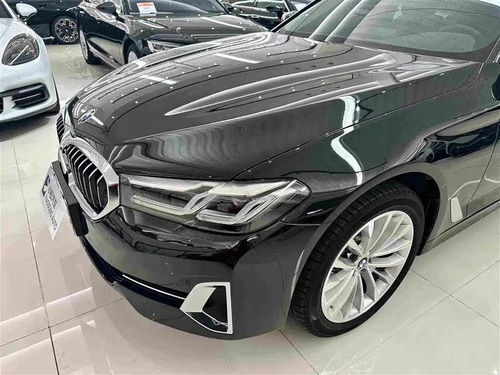 BMW 5 Series — миниатюра 4