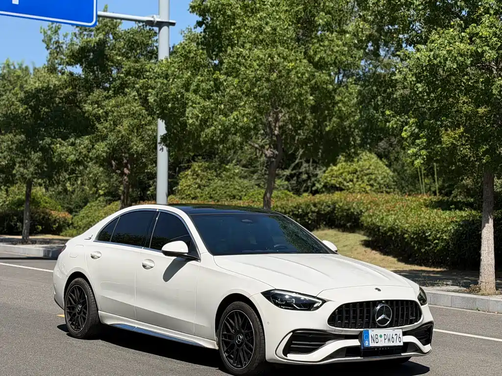 Mercedes-Benz C-Class — миниатюра 3