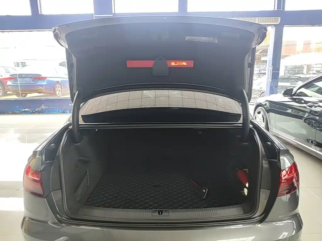 Audi A4L — миниатюра 19
