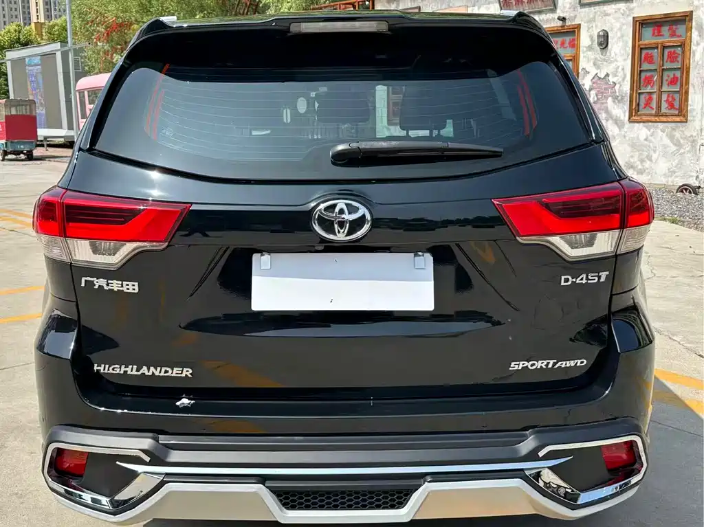 Toyota Highlander 2021 2.0T Luxury 7 мест