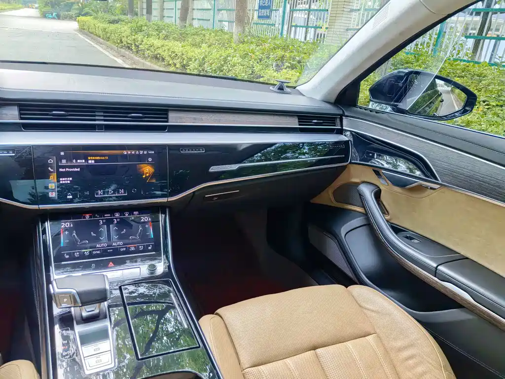Audi A8 — миниатюра 12