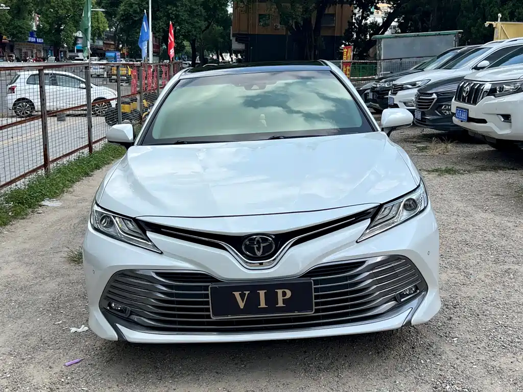 Toyota Camry — миниатюра 2