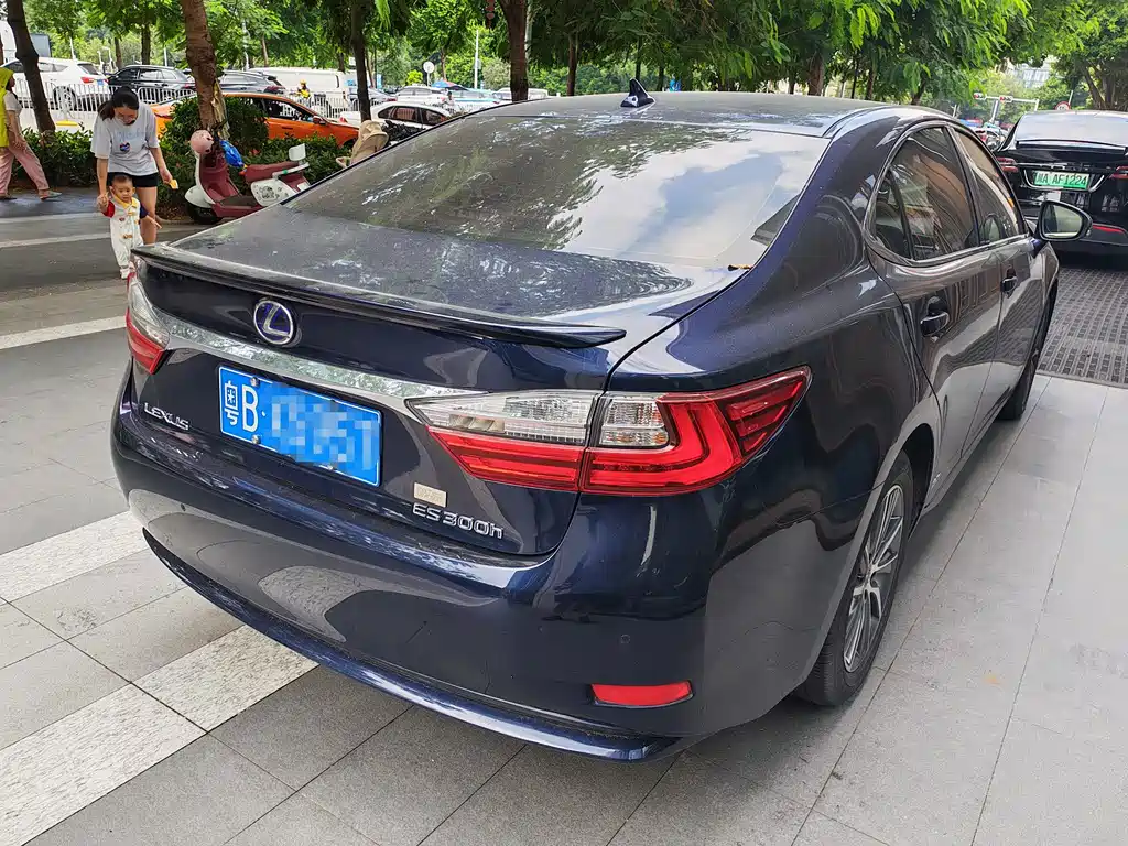 Lexus ES — фотографии объявления, Фото 10