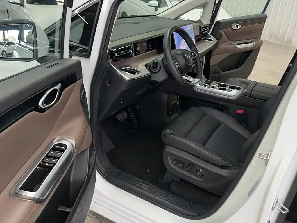GAC Motor Trumpchi E8 PHEV — миниатюра 17