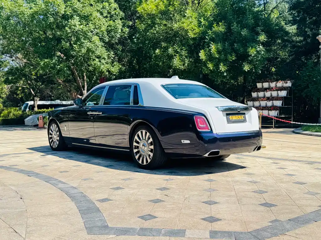 Rolls-Royce Phantom — миниатюра 3