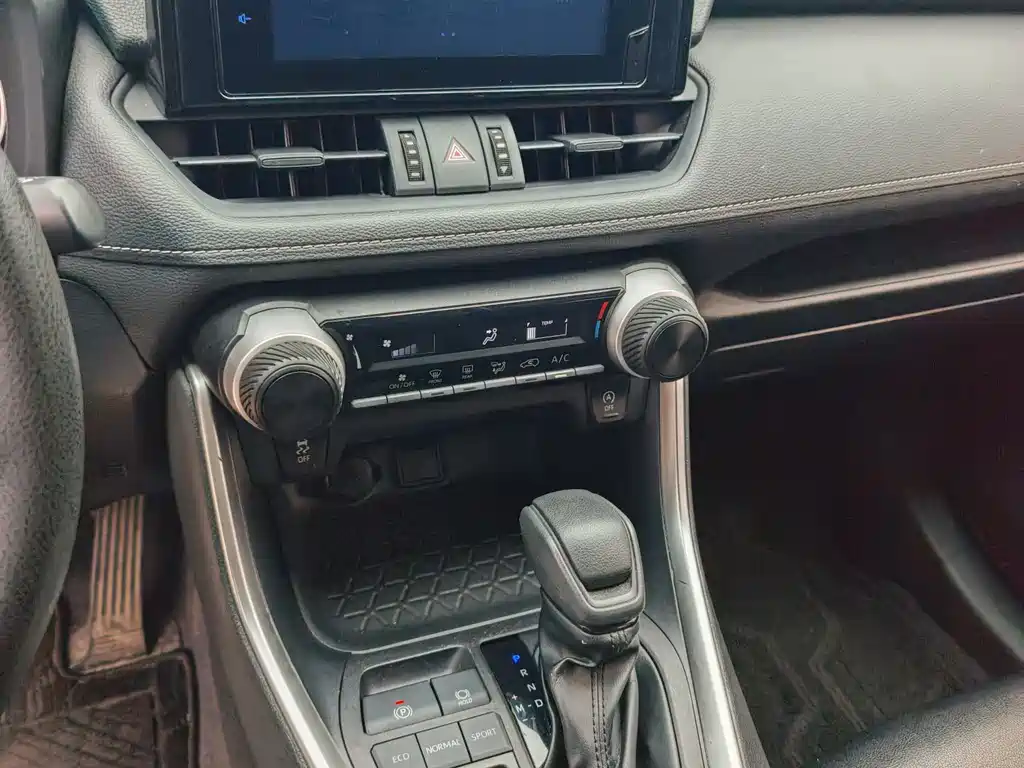 Toyota RAV4 — миниатюра 18