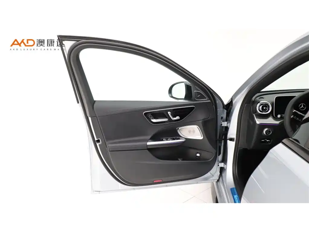 Mercedes-Benz C-Class — миниатюра 10