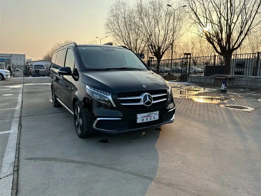 MERCEDES-BENZ V CLASS