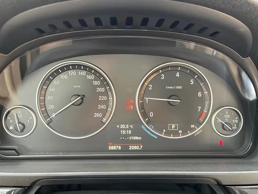 BMW 5 Series — миниатюра 12