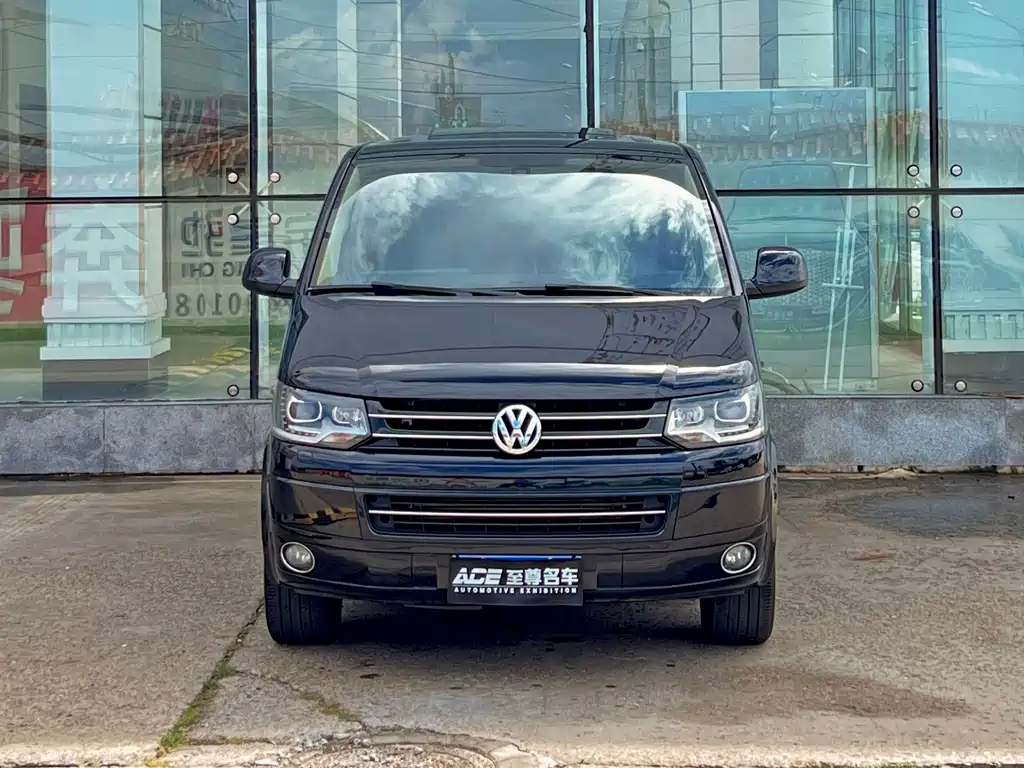 Volkswagen Multivan — миниатюра 2