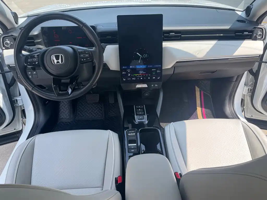 HONDA E: NP1 POLE PAI 1