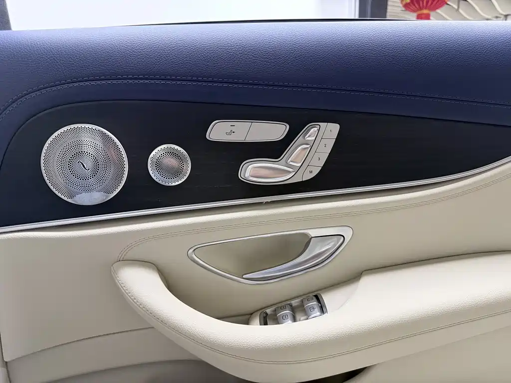 Mercedes-Benz E-Class — миниатюра 30