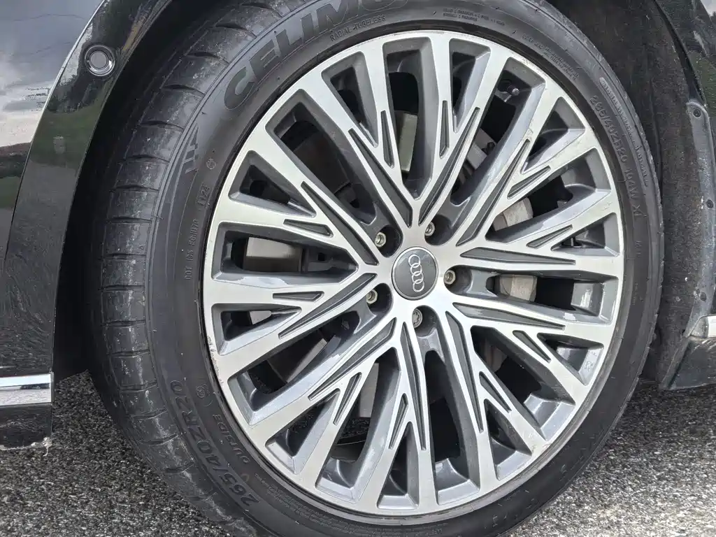 Audi A8 — миниатюра 5