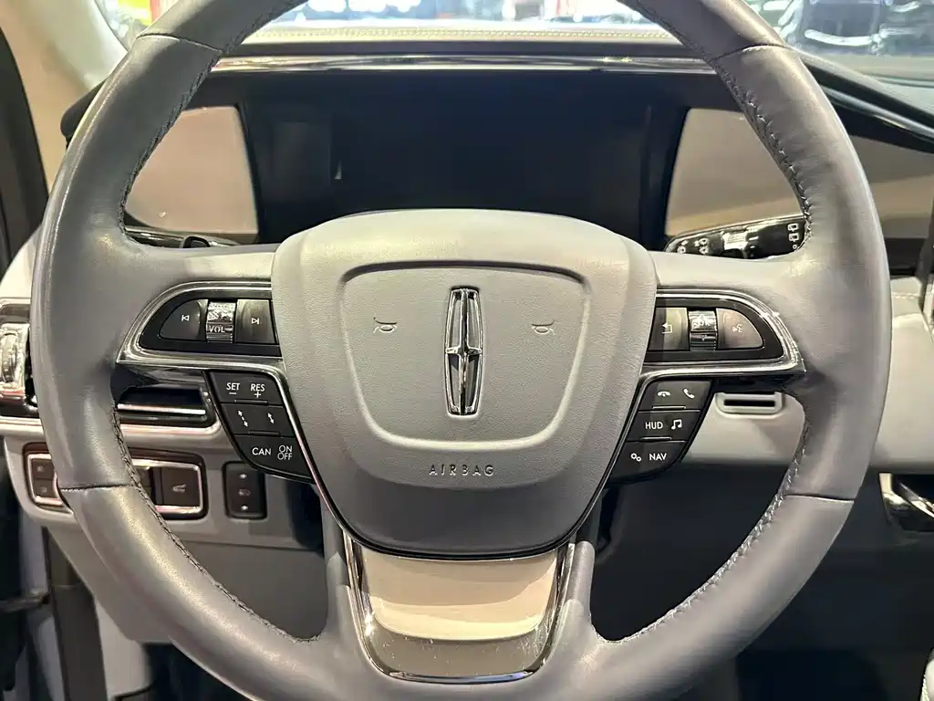 LINCOLN NAVIGATOR