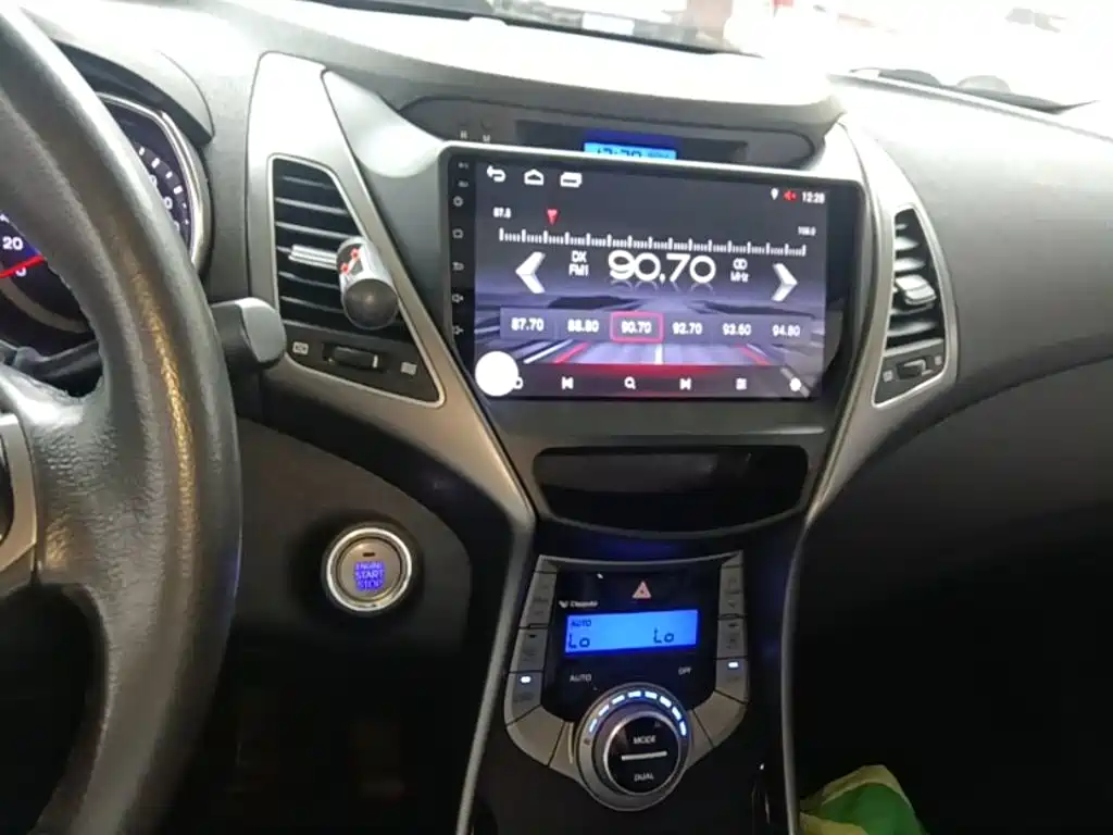 Hyundai Elantra Langdong — миниатюра 13
