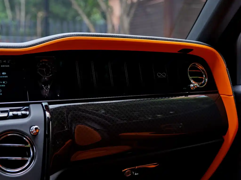 Rolls-Royce Cullinan — миниатюра 7