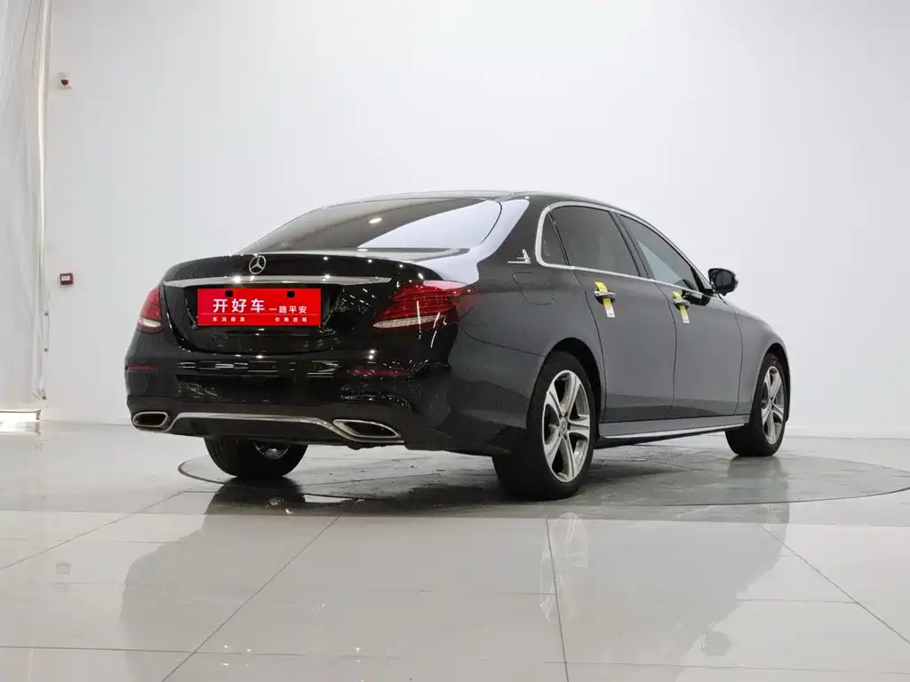 Mercedes-Benz E-Class — миниатюра 4
