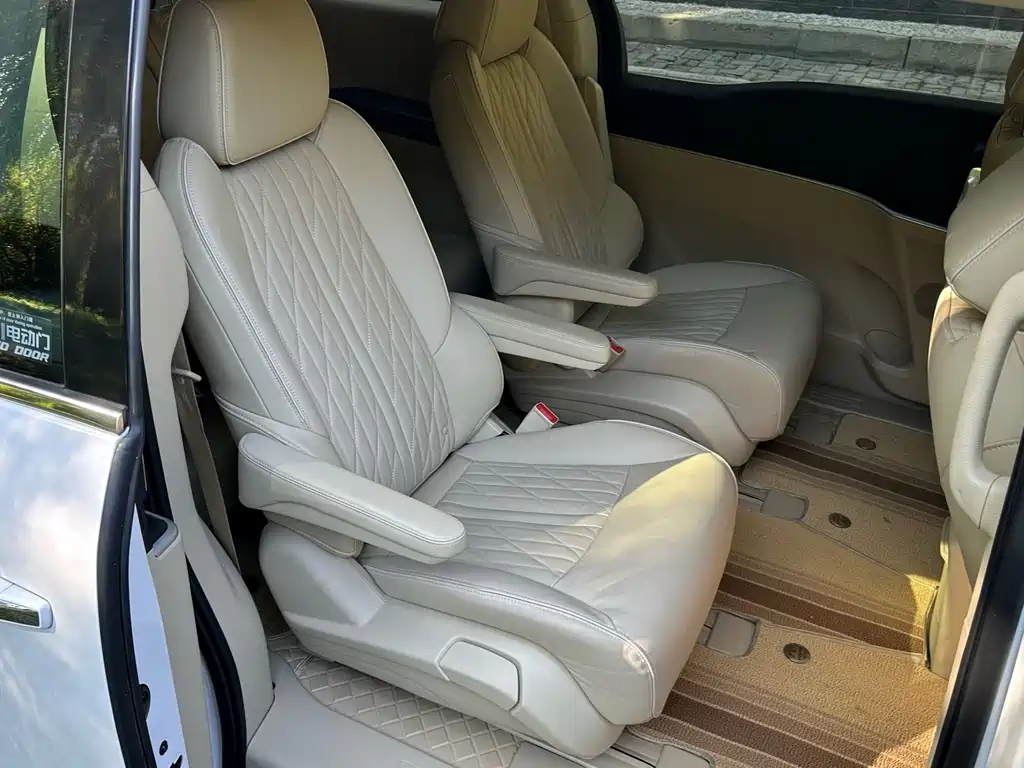 Buick GL8 — миниатюра 13