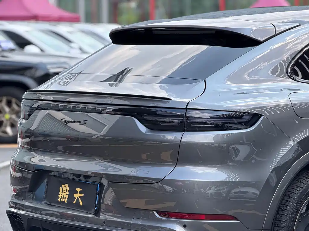 Porsche Cayenne — миниатюра 5