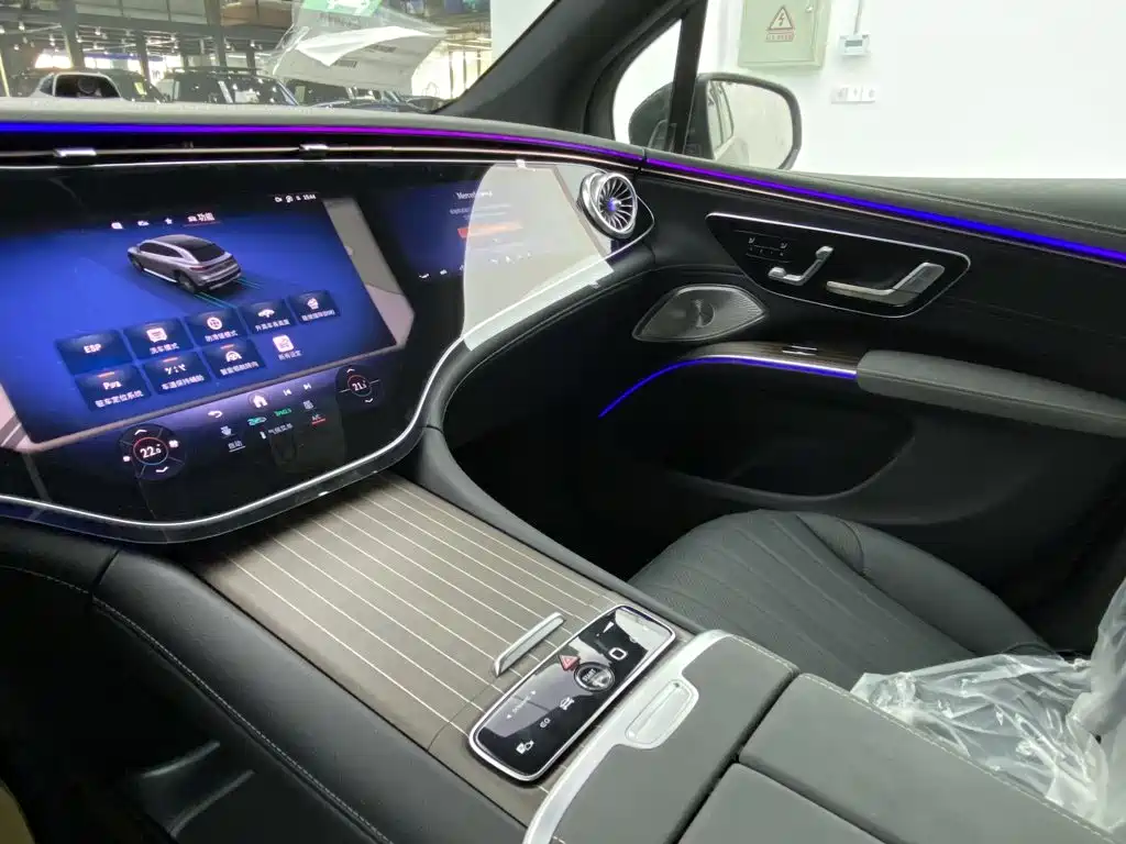 Mercedes-Benz EQS SUV — миниатюра 31