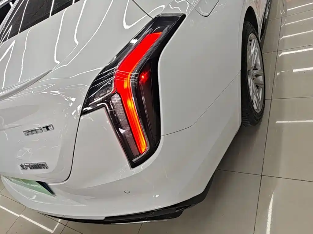 Cadillac CT4 — миниатюра 8