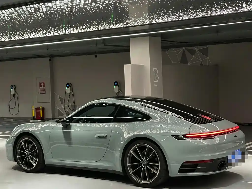 Porsche 911 2023 Carrera 3.0T