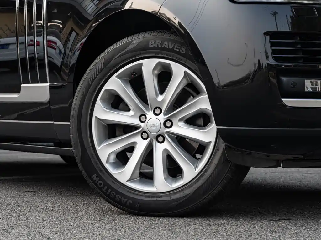 Land Rover Range Rover — миниатюра 7