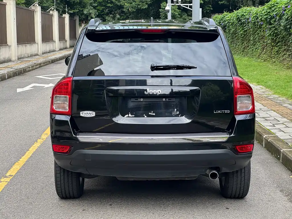 Jeep Compass (Import) — миниатюра 10