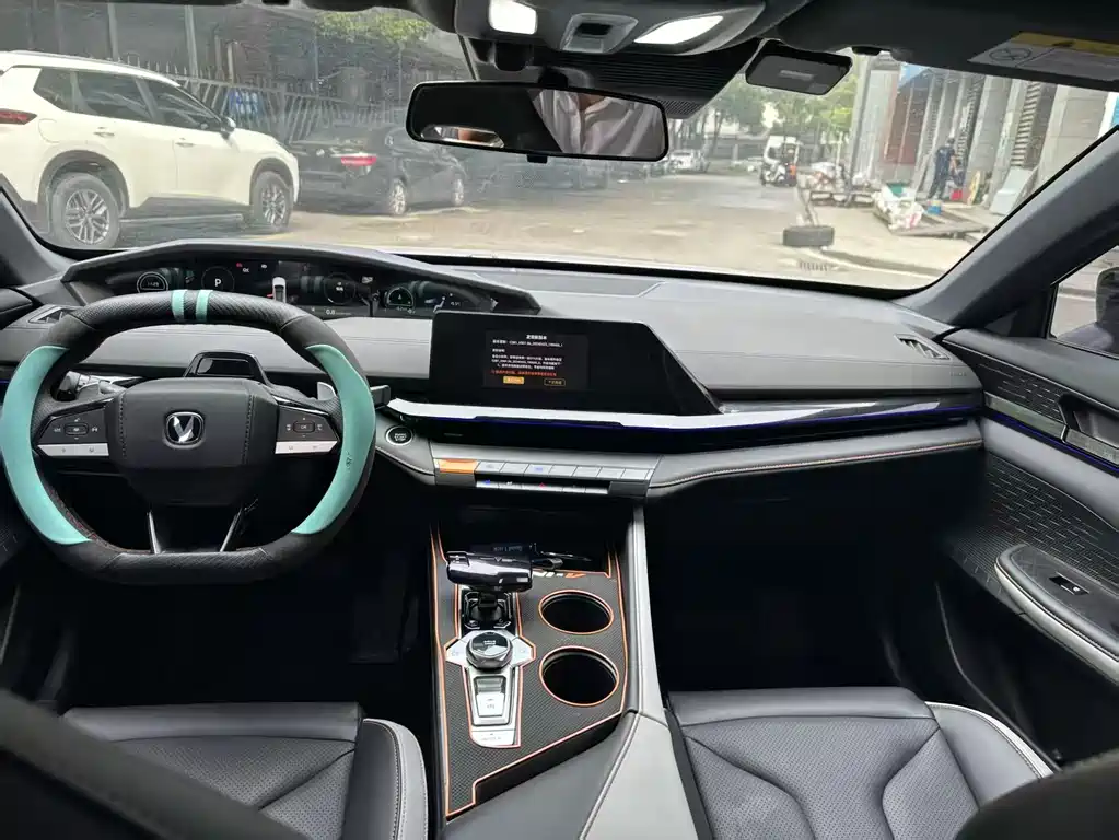 Changan UNI-V 2022 1.5T Luxury