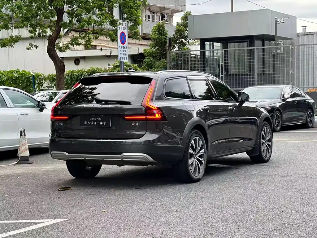 Volvo V90 — миниатюра 5