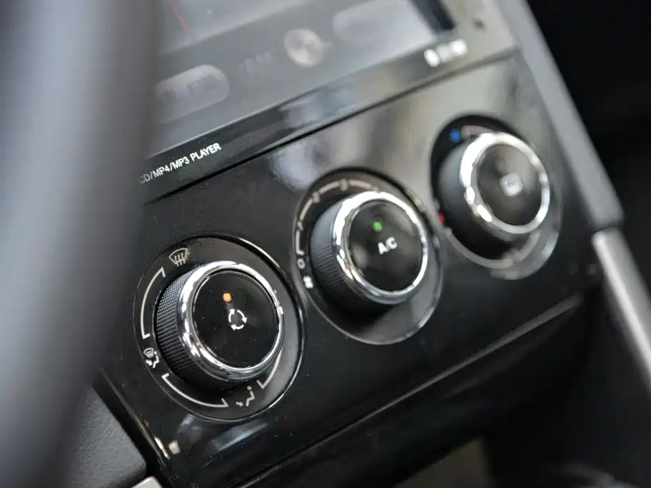 Peugeot 408 — миниатюра 10