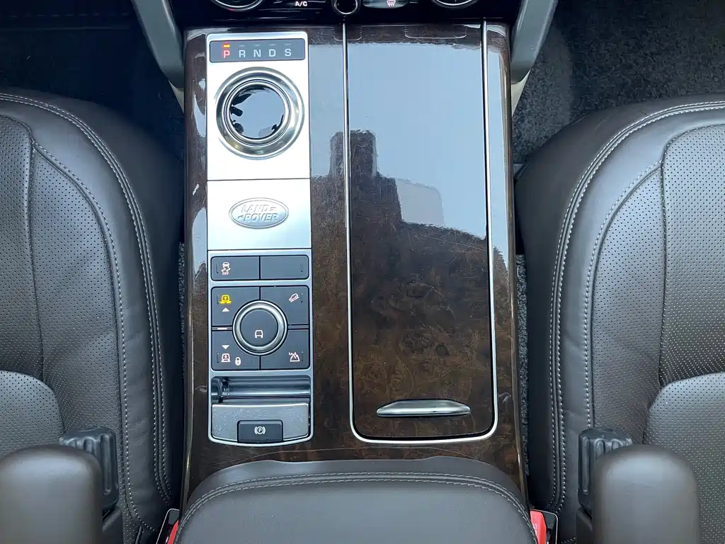 Land Rover Range Rover — миниатюра 16