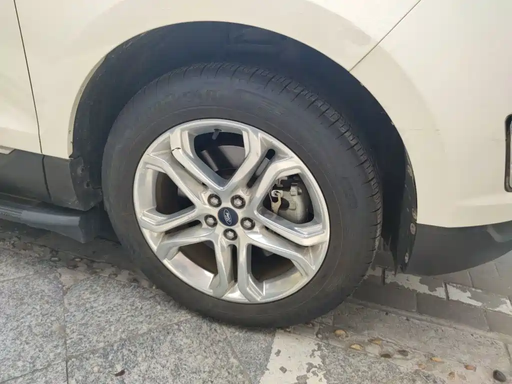 Ford Edge — миниатюра 24