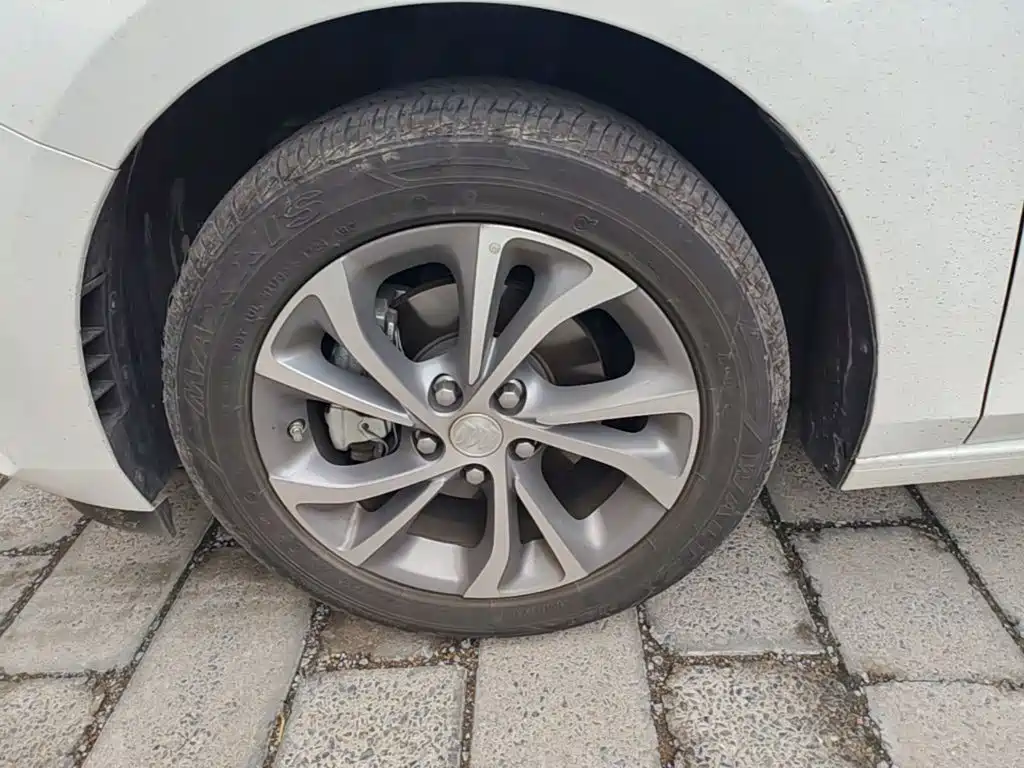 Buick Verano — миниатюра 23