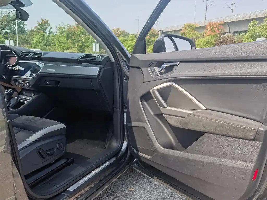 Audi Q3 — миниатюра 10