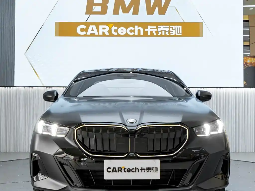 BMW 5 Series — миниатюра 2