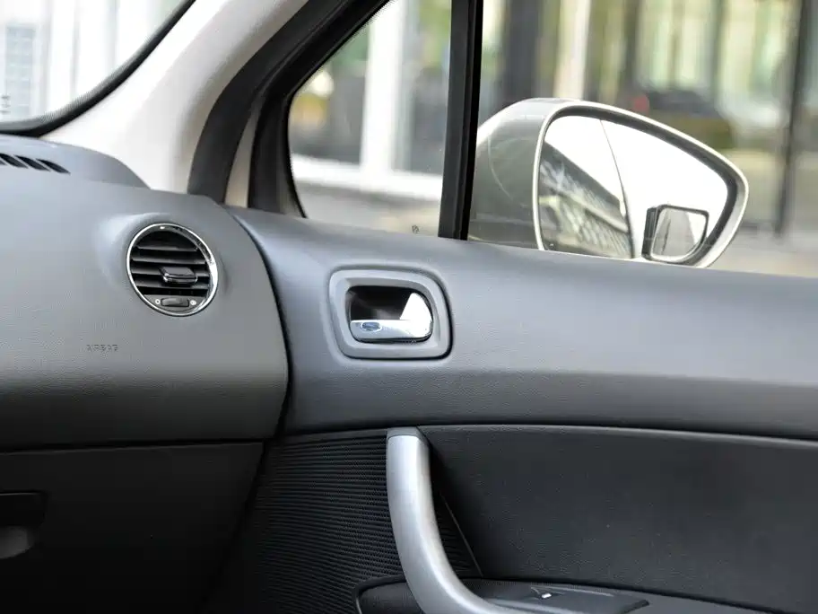 Peugeot 408 — миниатюра 12