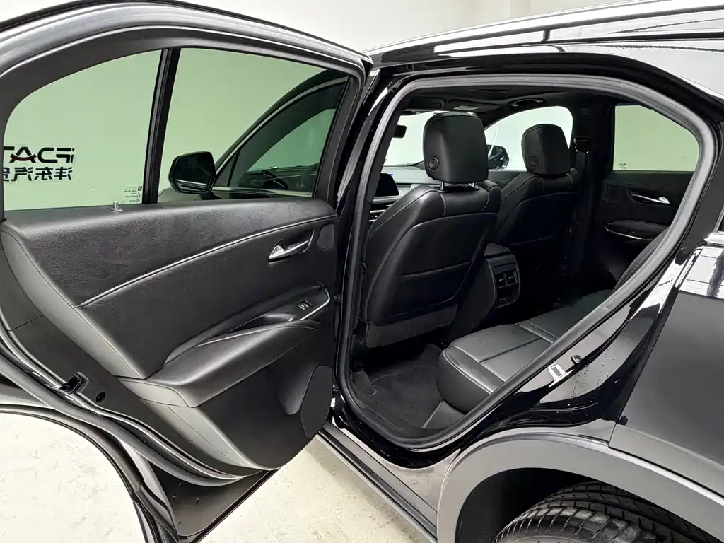 Cadillac XT4 — миниатюра 10