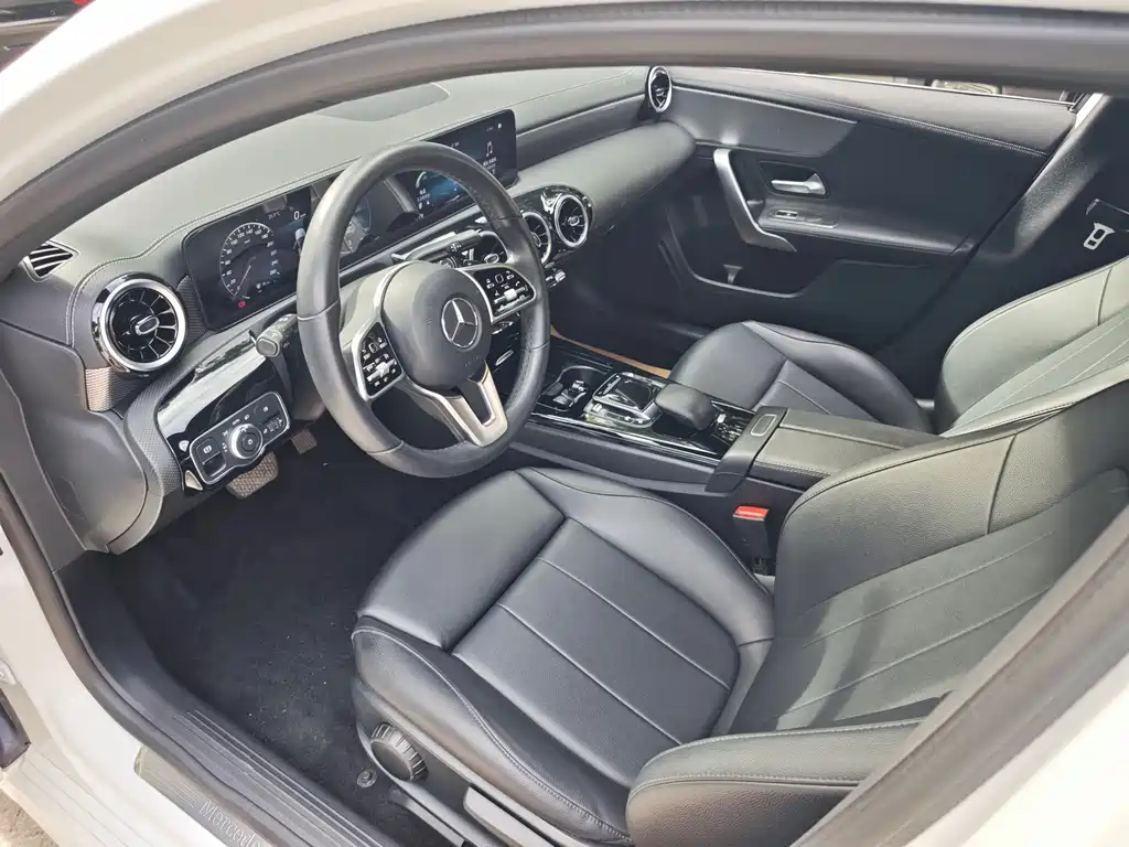 Mercedes-Benz A-Class — миниатюра 8