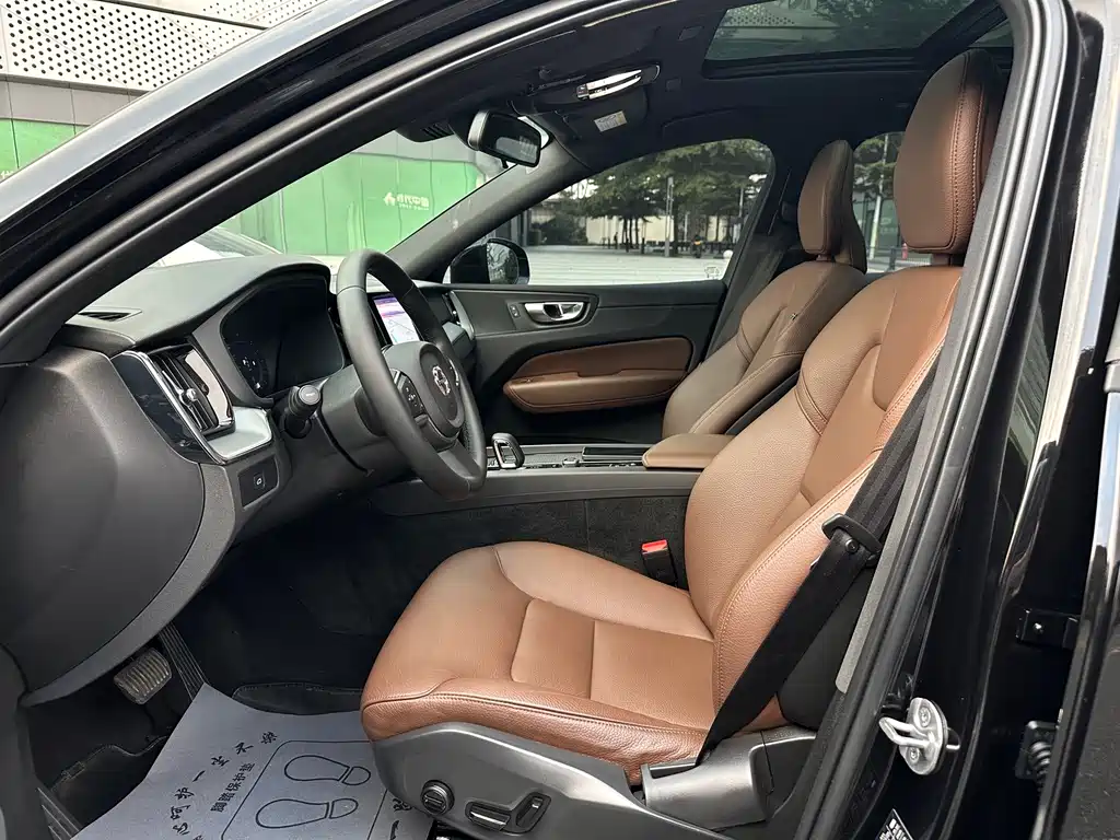 Volvo XC60 — миниатюра 5