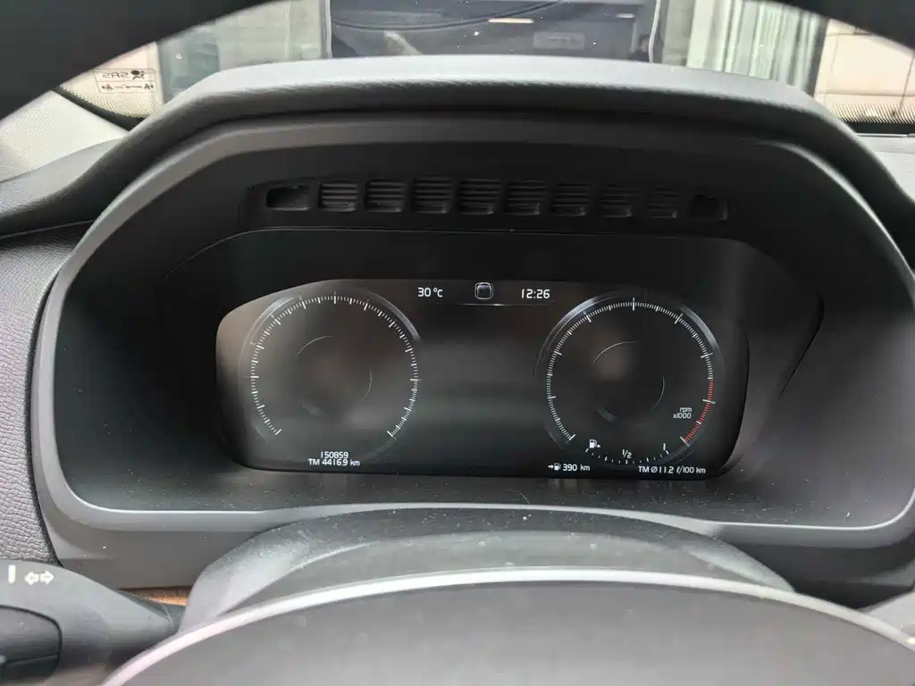 Volvo XC90 — миниатюра 18