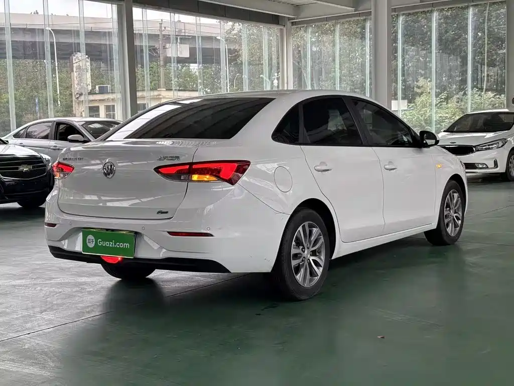 Buick Excelle — миниатюра 7