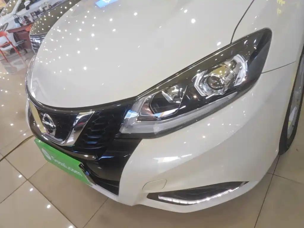 Nissan Tiida — миниатюра 24