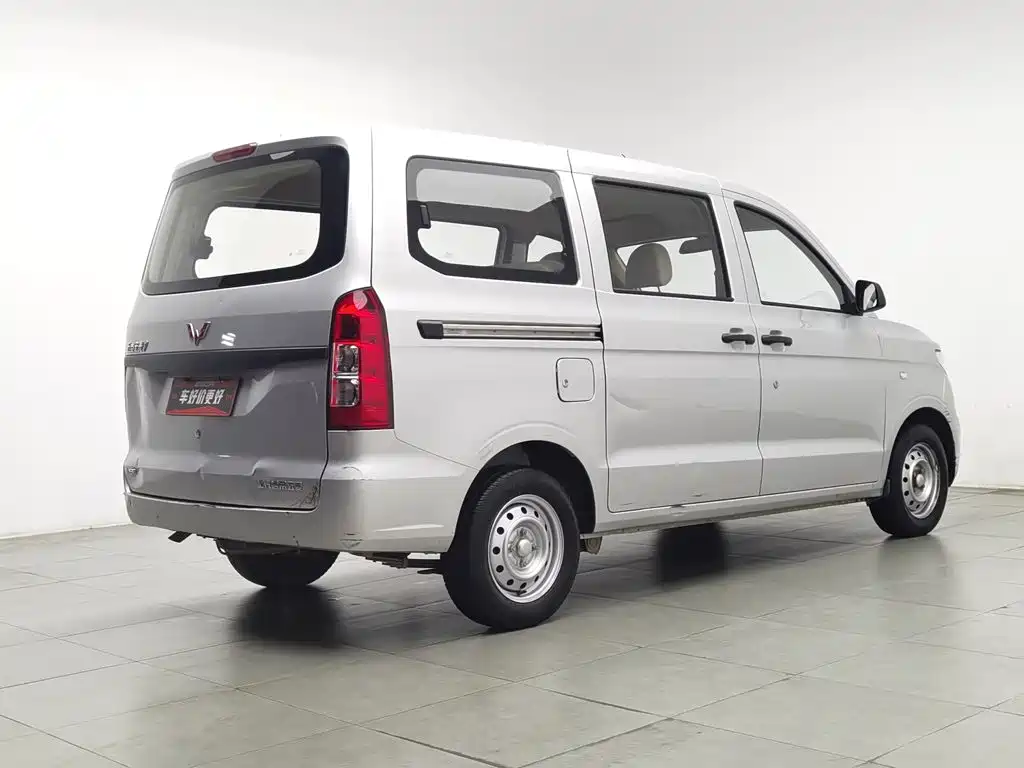 Wuling Hongguang V — миниатюра 2