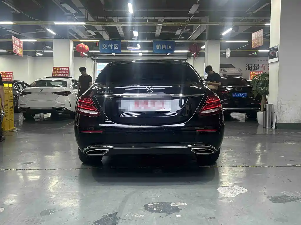 Mercedes-Benz E-Class — миниатюра 10