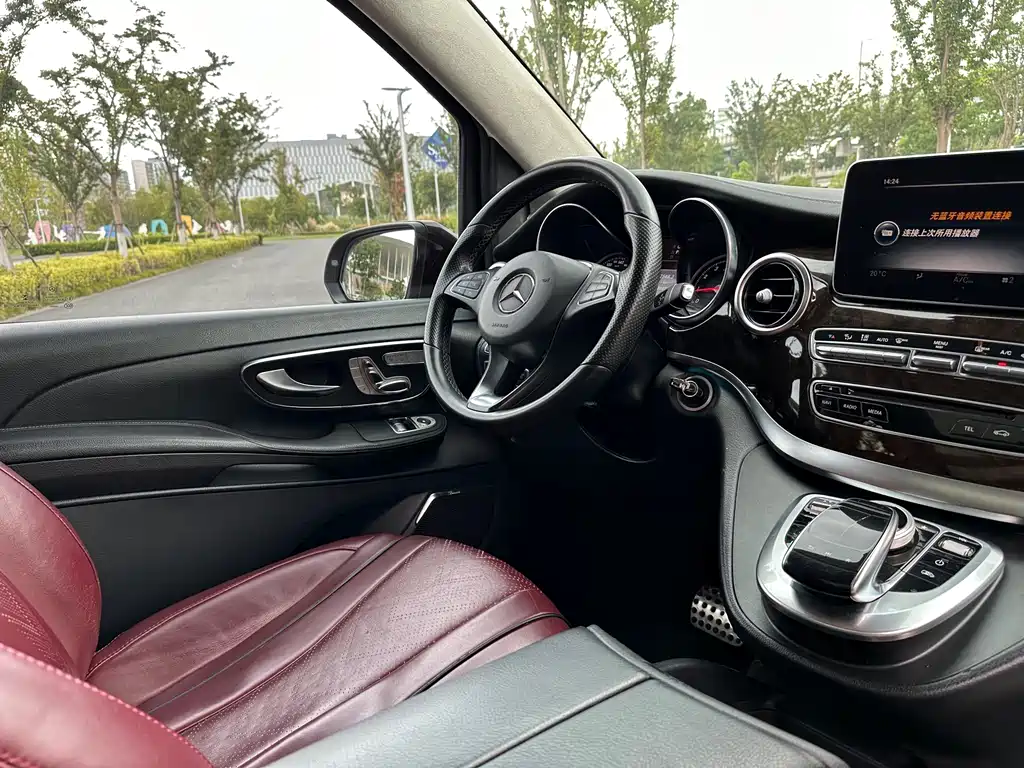 Mercedes-Benz V-Class — миниатюра 13