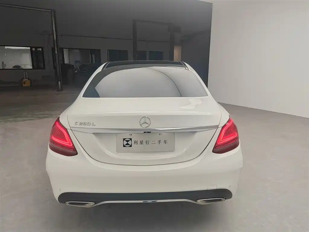 Mercedes-Benz C-Class — миниатюра 11