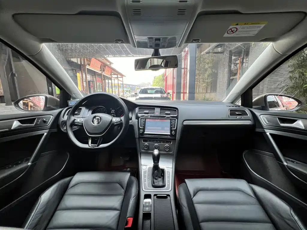 Volkswagen Golf — миниатюра 11